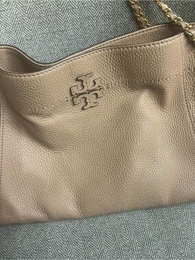 Tory Burch Beige Pebbled Leather Shoulder Bag with Gold Chain
